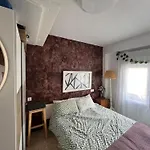 Sunset Apartment *